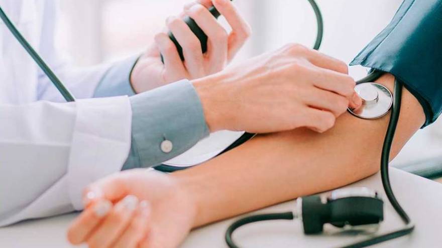 Se desaconseja que las mujeres hipertensas tomen pastillas anticonceptivas combinadas