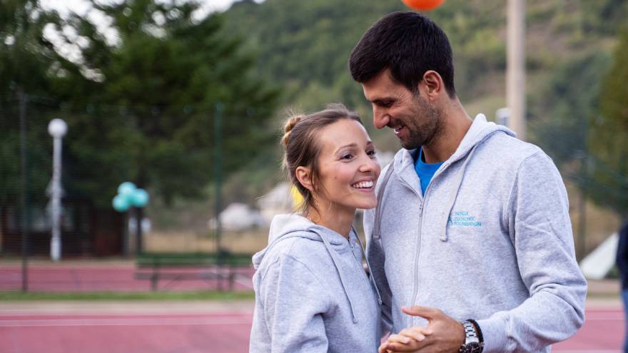 Djokovic junto a su esposa, quien también dio positivo de Covid-19