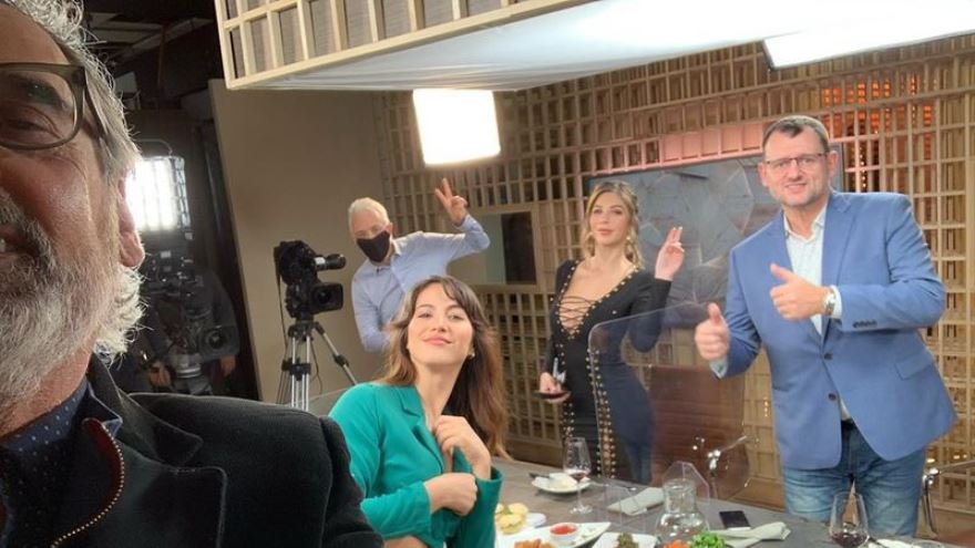 El conductor se comunicó con los invitados de su último programa