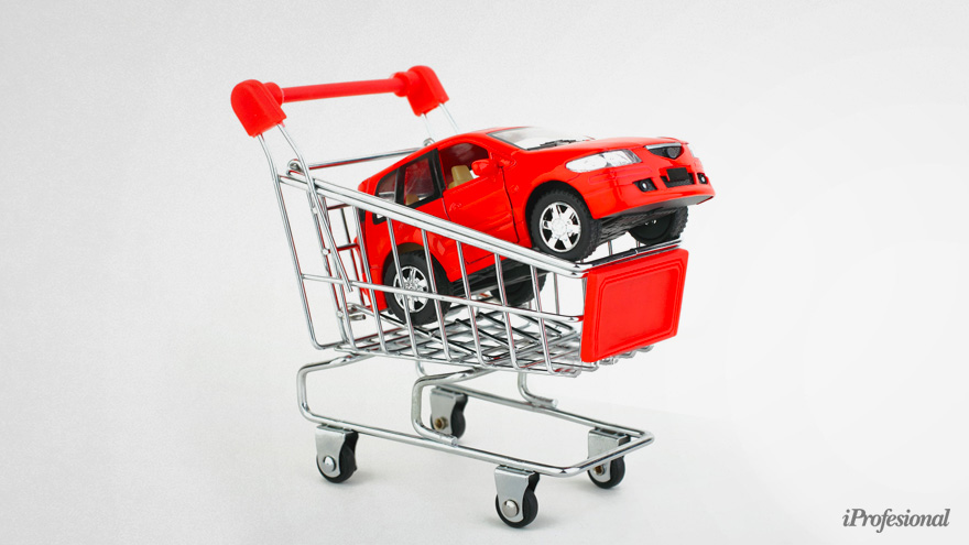 En medio de la crisis, los concesionaros lanzan ofertas tentadoras.