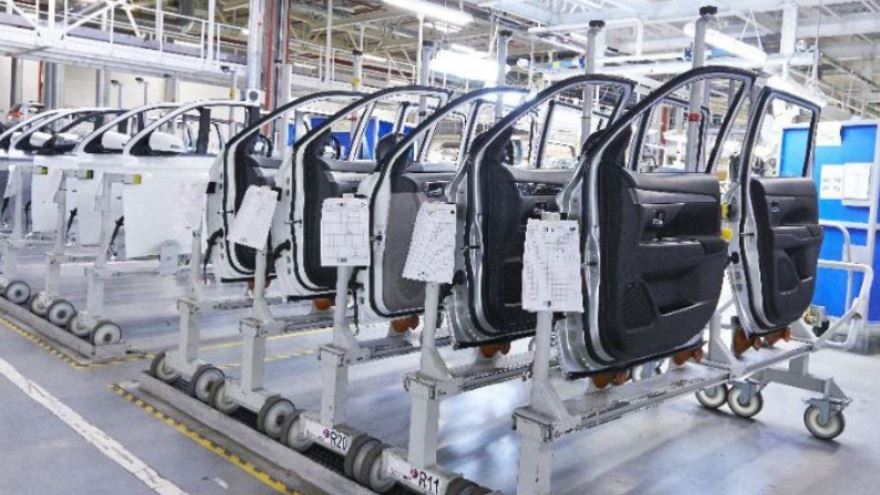 Los trabajadores de autopartes se sumaron al reclamo de los fabricantes de autos