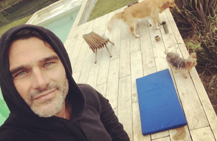 La impresionante mansión de Hernán Drago con vista al río y ventanales gigantes