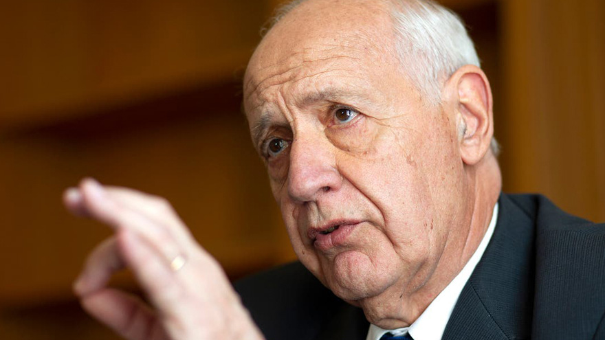 El exministro de Economía corrió el foco hacia una propuesta apoyada por los empresarios y Macri.