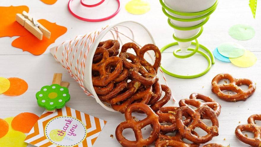 Los pretzels también son snacks que se venden en bolsitas pequeñas y se sirven en las fiestas