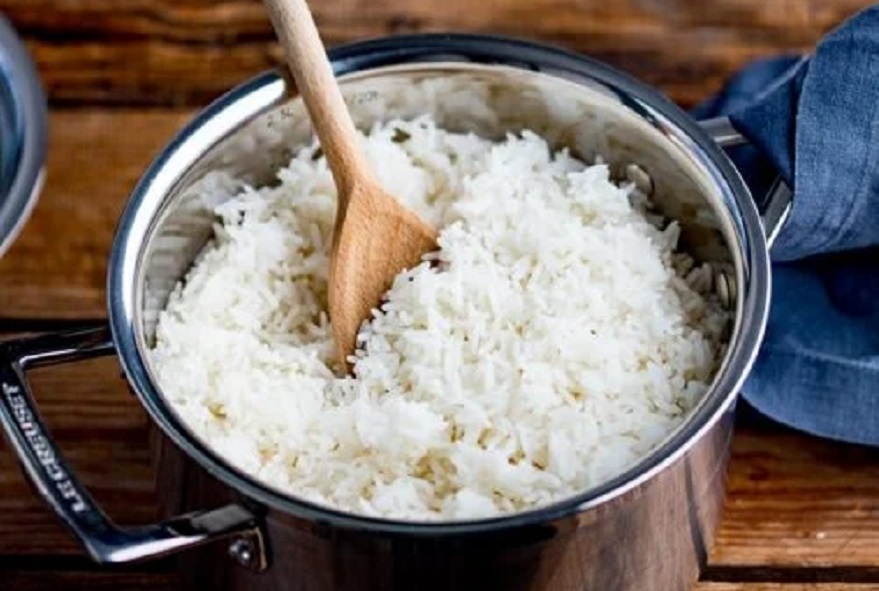 El arroz es uno de los alimentos que contiene carbohidratos