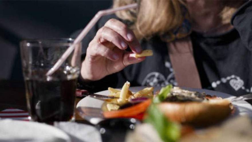 El trastorno por atracón puede tener consecuencias a largo plazo