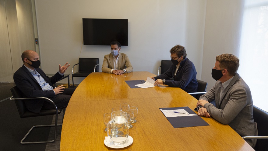 La firma del convenio entre Bumeran y el Ministerio de Desarrollo Económico y Producción de la Ciudad
