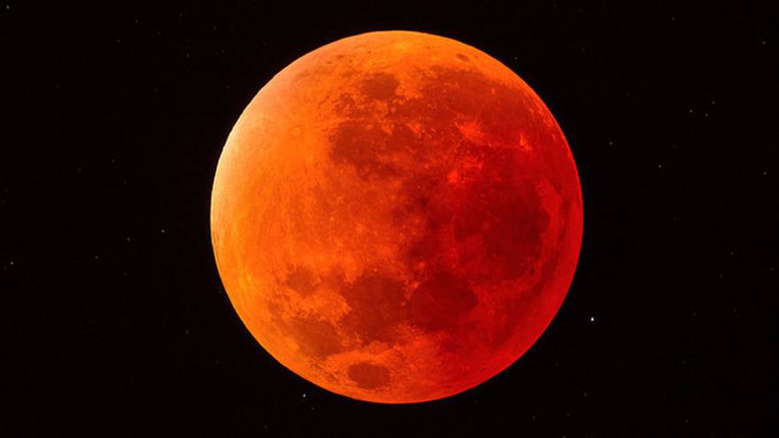 Así se puede ver la luna en un eclipse lunar