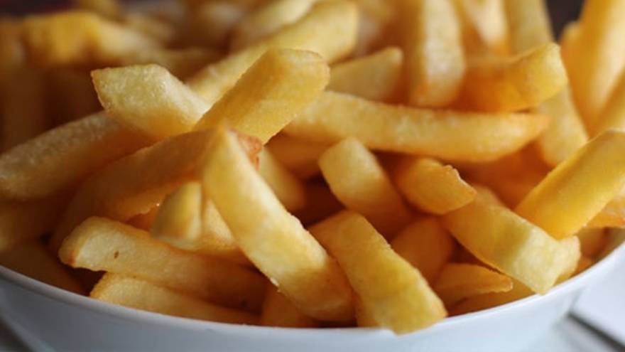 Las papas fritas doradas podrían ser perjudiciales para la salud