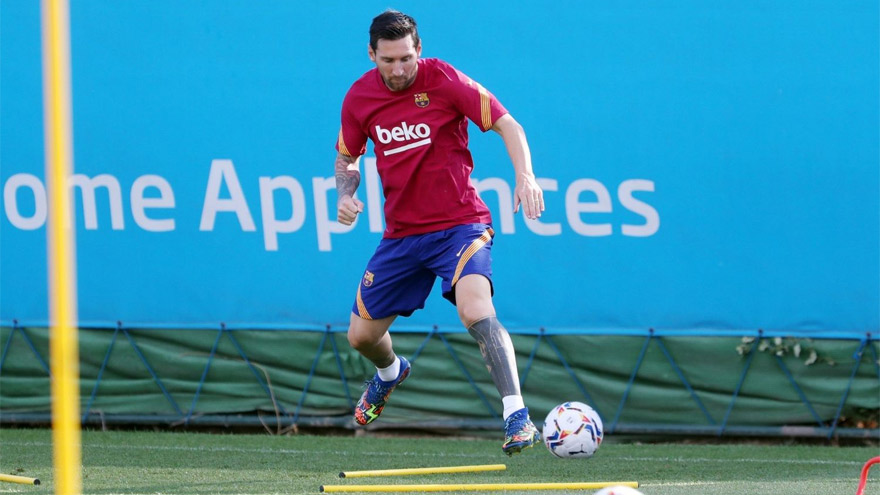 Volvió la paz: Messi entrenó este lunes en el Barcelona.
