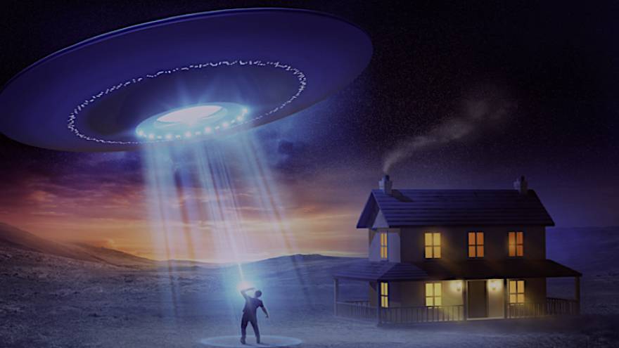 Las abducciones alienígenas son una de las teorías no científicas acerca de la causa del deja vu