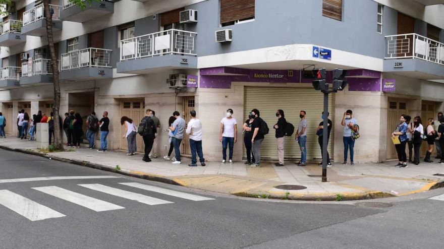 La búsqueda apunta a contratar