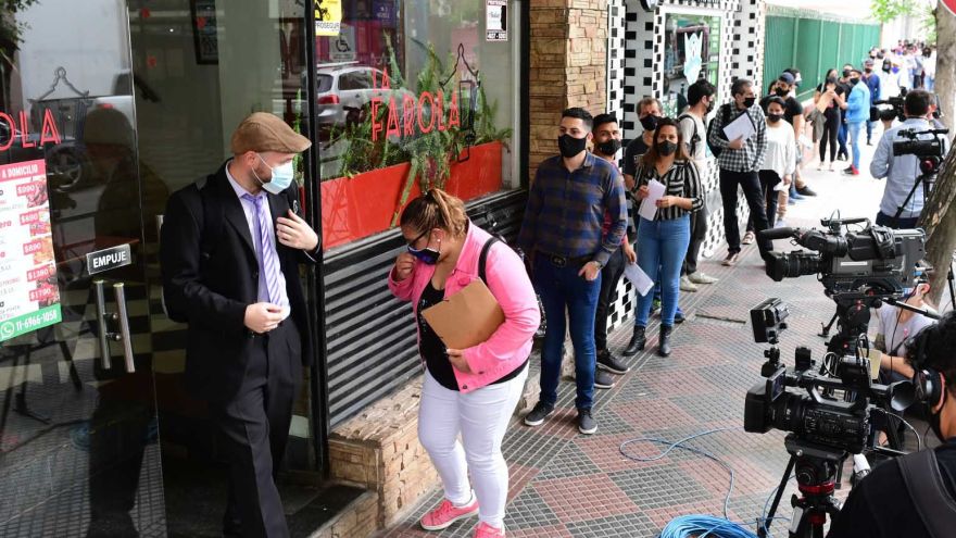 La convocatoria se realizó a través de las redes sociales y superó las expectativas de la pizzería