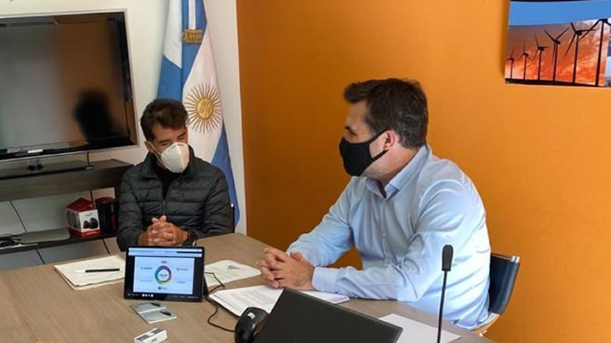 El CEO de Kalpa Group junto al secretario de Energía.