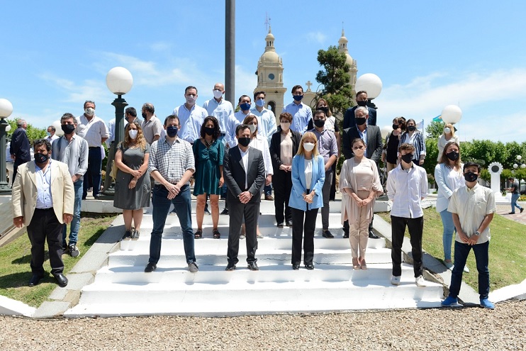 En el marco del 184° Aniversario de la Fundación de 25 de Mayo, se llevó a cabo la entrega de los bienes adquiridos por el municipio