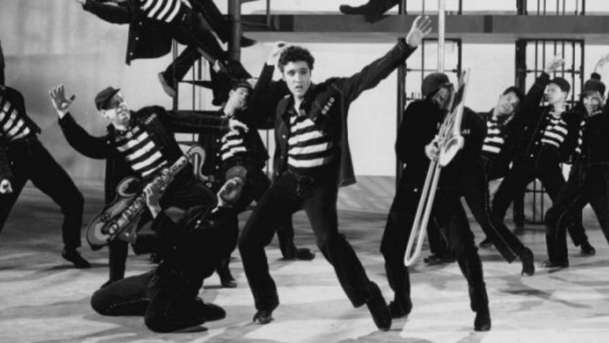 Además de Jailhouse rock, los temas de Elvis han sido fuente de muchas frases de canciones