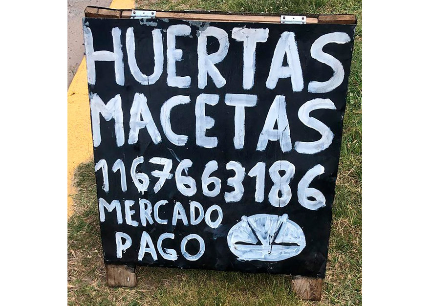 Otro de los carteles con logo de Eduardo.