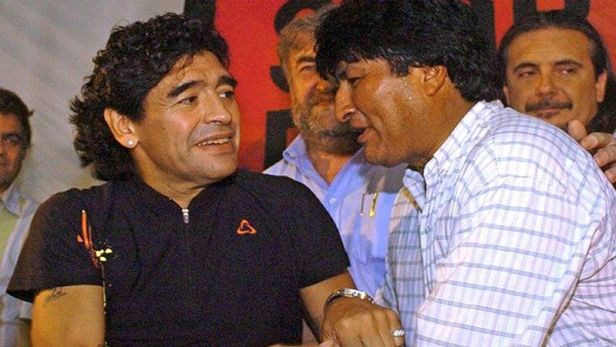 Maradona junto a Evo Morales