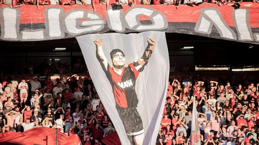 Maradona también despertó la pasión de los hinchas de Newell's.
