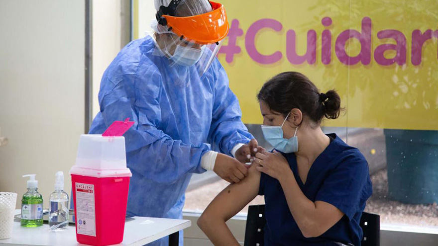 La mitad de los argentinos hoy se encuentran en zonas de alto riesgo sanitario