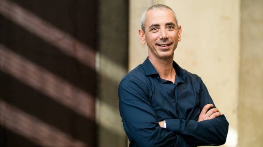 Steven Kotler es el autor de este podcast acerca de optimismo y rendimiento