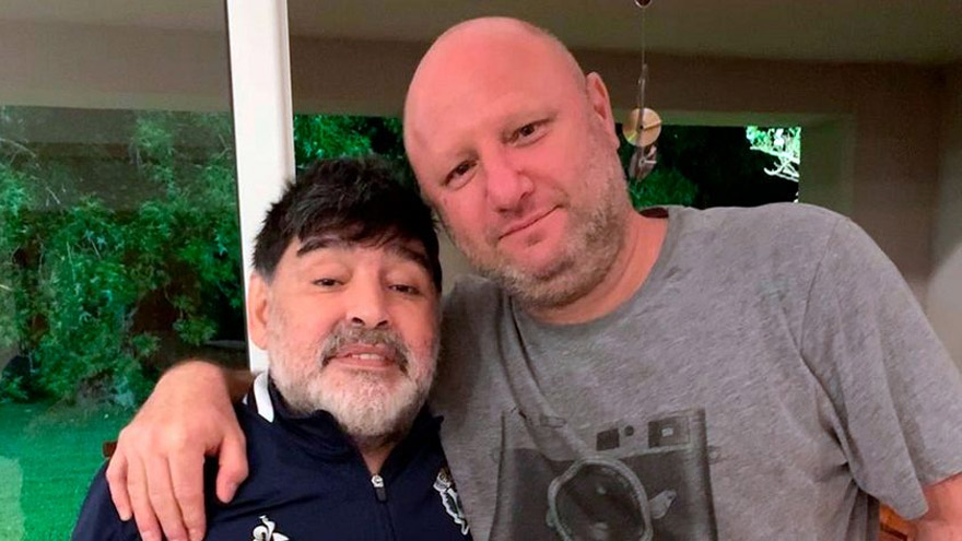 Amigos: Israelit y Diego Maradona.