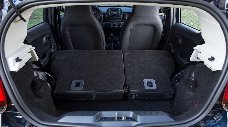 Cuál es el auto más barato en Argentina: cómodo por dentro y con gran baúl.