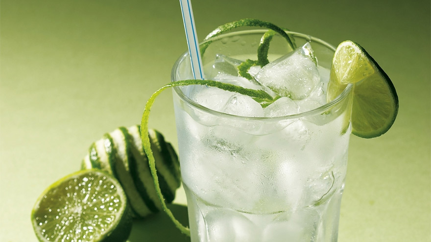 Como otras bebidas hoy exitodas, la caipirinha nació como un