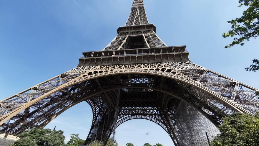 Hoy un icono de Paris, la Torre Eiffel no era tan querida a comienzos del siglo XX.