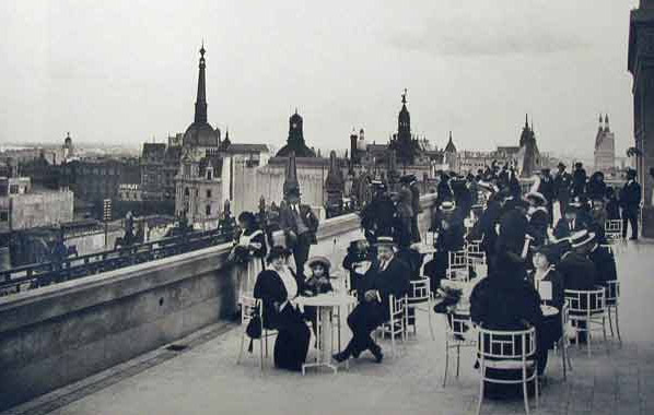 Distinguida confitería en la terraza de Gath & Chaves.