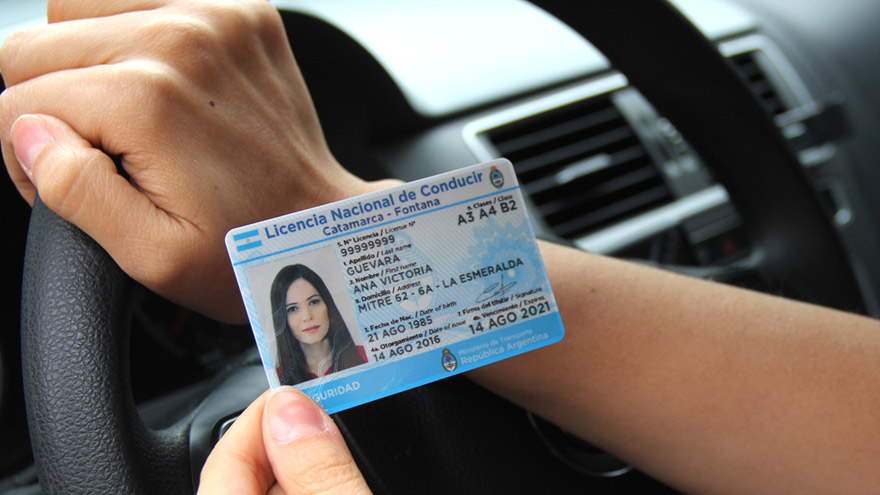 ¿Para renovar el registro hay que pagar las multas de tránsito pendientes