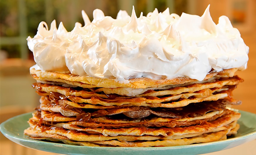 Crear una torta Rogel en casa puede ser mucho más simple de lo que pensabas si sos cuidadoso y sigues de forma perfecta el paso a paso de su receta