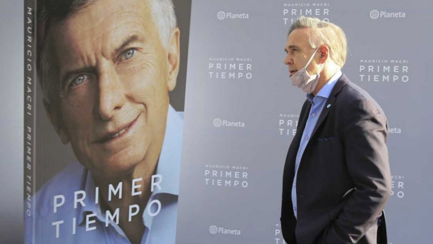 Miguel Ángel Pichetto, ex candidato a vice de Macri, presente en el lanzamiento del libro.