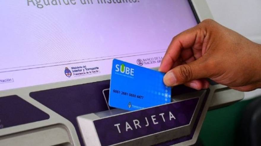 Para reactivar el beneficio de la SUBE estudiantil solo hay que ir a una terminal automática y apoyar la tarjeta en el lugar adecuado