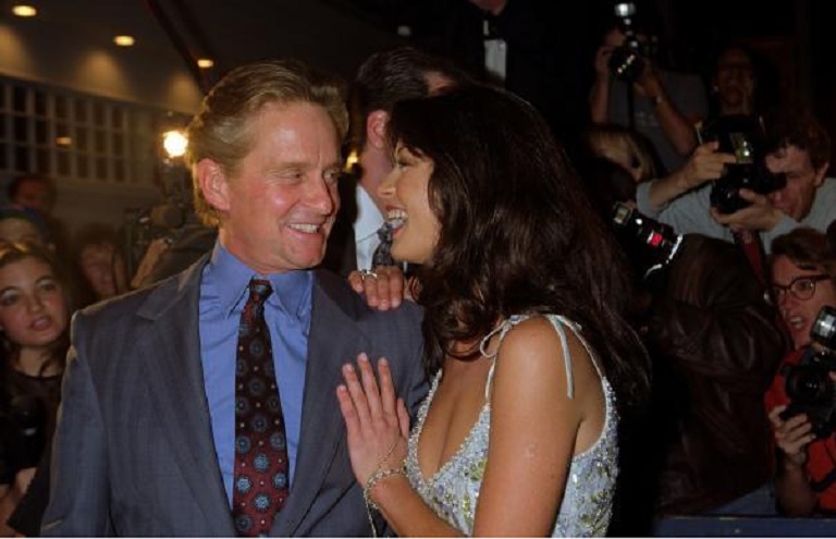 Michael Douglas y Catherine Zeta-Jones Se casaron hace 21 años cuando ella tenía 31 años y él 56