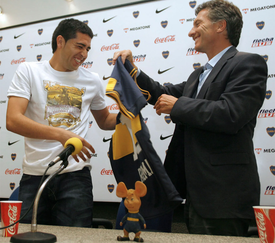 Risueños: años después, Macri y Riquelme posaron junto a un