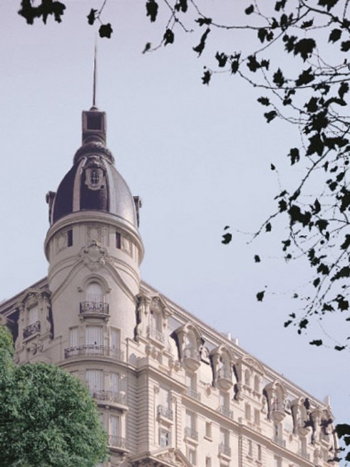 El departamento está en un edificio histórico de la Ciudad