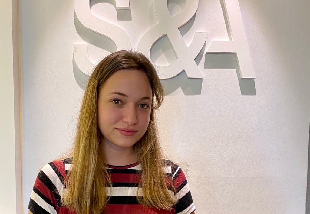 Melina Sánchez, Senior de Legales de Sasovsky & Asociados