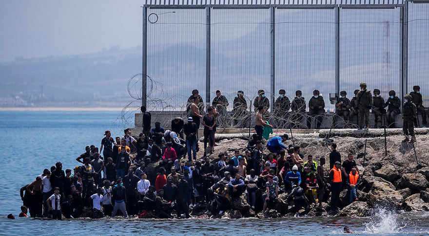 600 guardias civiles destinados en Ceuta, aparte de los refuerzos que Interior estableció, viviendo con mayor intensidad que nadie la llegada masiva de las más de 8.000 personas
