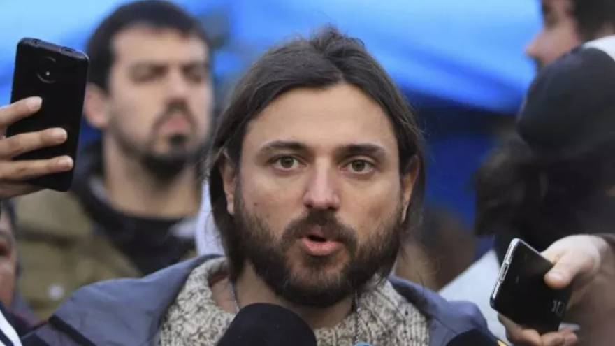 Juan Grabois, uno de los principales líderes de los movimientos sociales, alertó sobre el riesgo de un estallido social violento