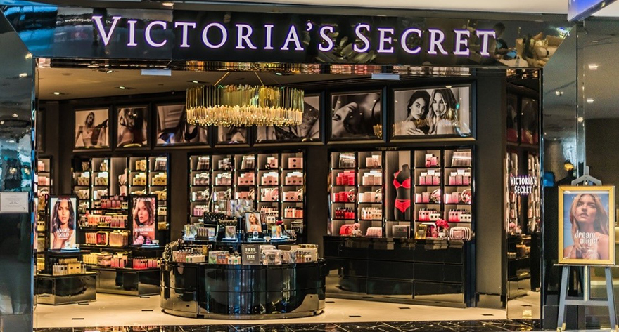 Para 1995, según Trading Up, Victoria's Secret tenía 670 locales solo en Estados Unidos y valía 1,900 millones de dólares