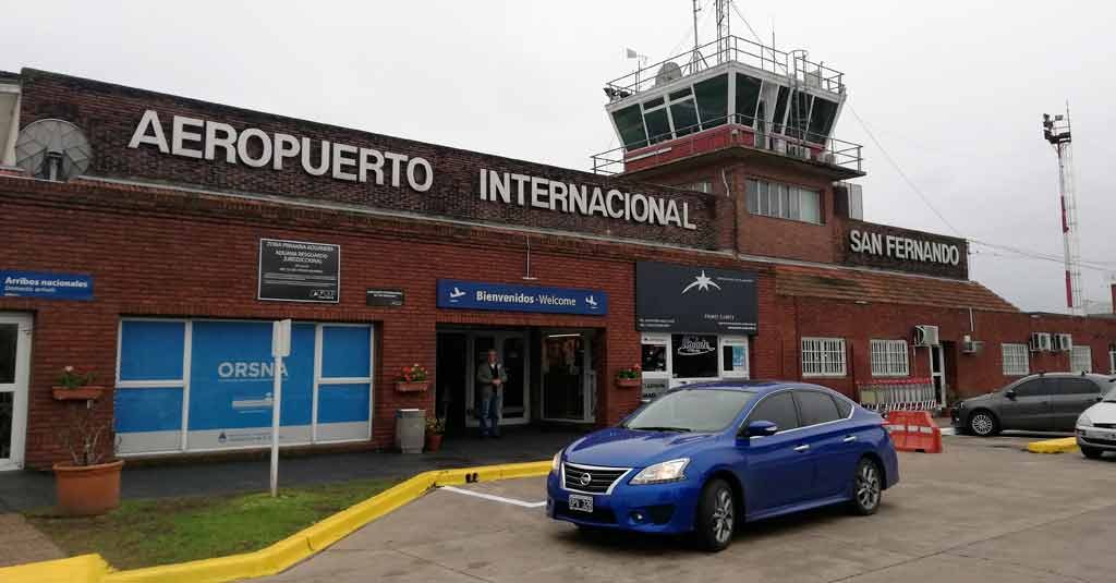 El aeropuerto de San Fernando recibe vuelos privados con varados que pagan pasajes muy caros.