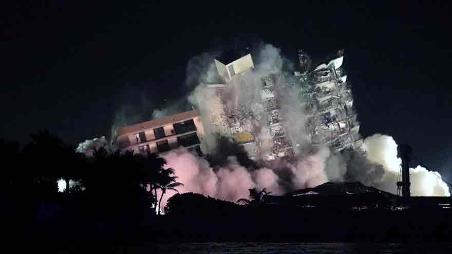 Debaten qué hacer en el edificio que se derrumbó en Miami.