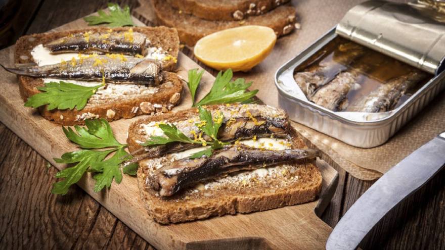 Las sardinas componen este listado de alimentos con vitamina D