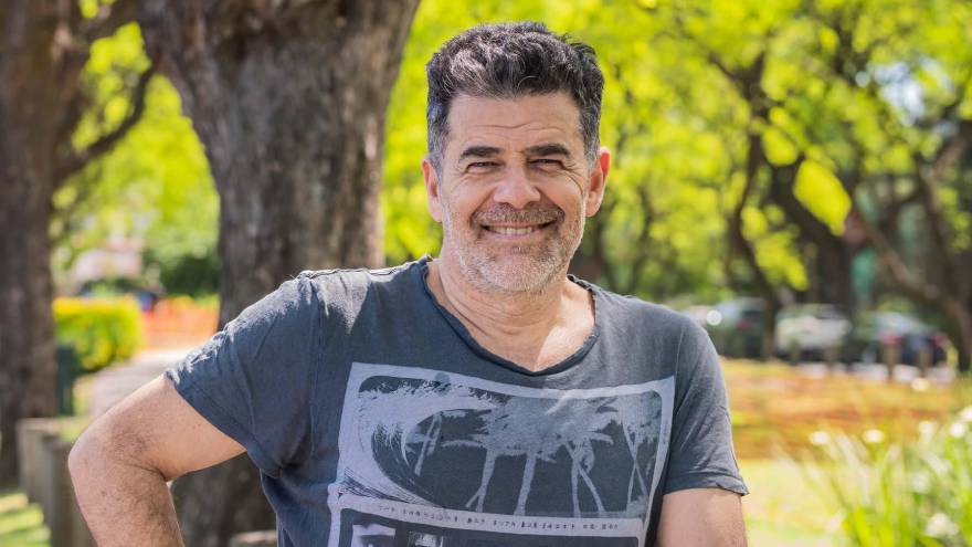 Julián Weich está internado por una complicación en su cuadro de coronavirus