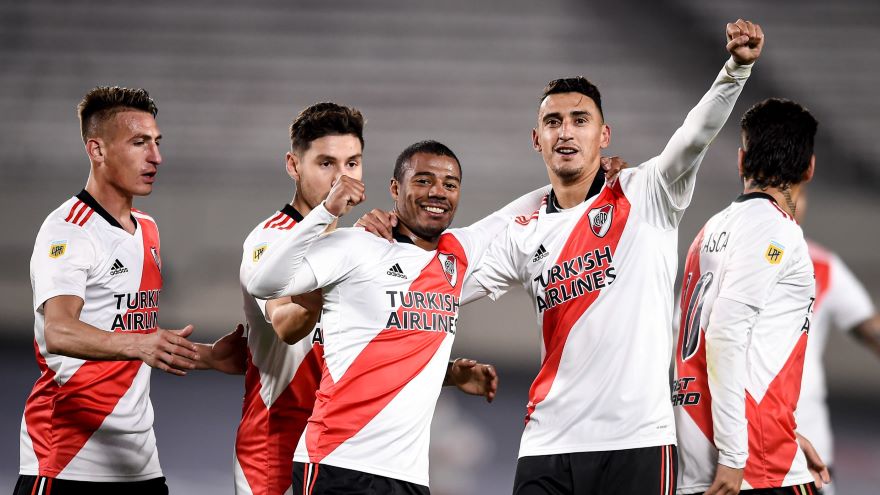 La relación de River con Adidas comenzó en 1981 y se sostiene sin interrupciones