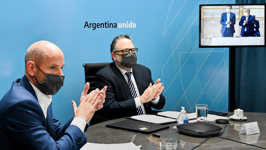 Kulfas participó del evento de inauguración de la fábrica de notebooks.