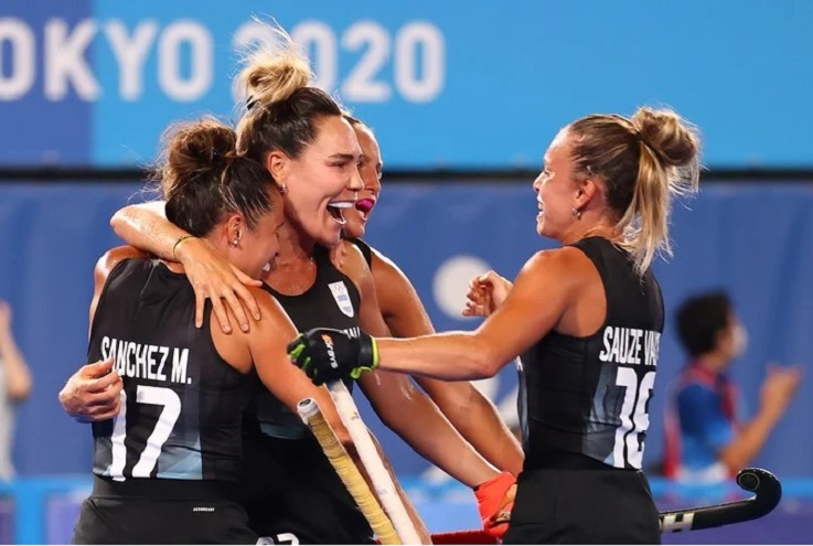 Noel Barrionuevo, jugadora emblema de las Leonas, convirtió los dos tantos del triunfo ante India