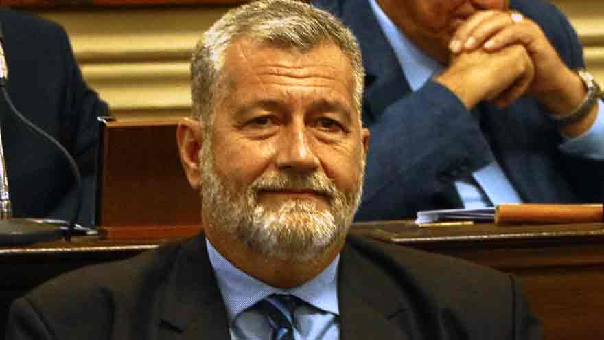 El diputado Miguel Arias, herido de gravedad durante un acto de campaña.