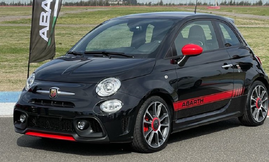 500 Abarth, una edición especial de un auto emblemático.